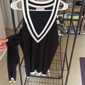 Bailey /44 Shoulder Cut out blouse